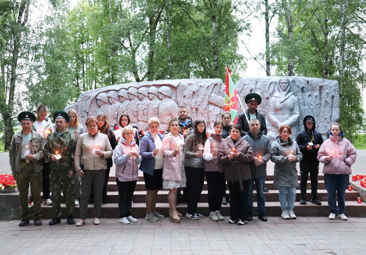 Пошехонцы. 22 Июня день памяти и скорби. Свеча памяти 22 июня. 22 Июня день памяти и скорби 2023. Аллея памяти 2023.